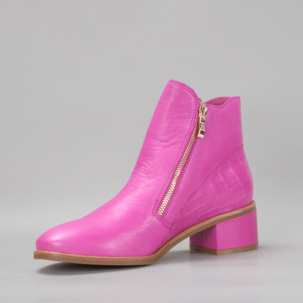 LESANSA REFINE HOT PINK Women Boots - Zeke Collection NZ