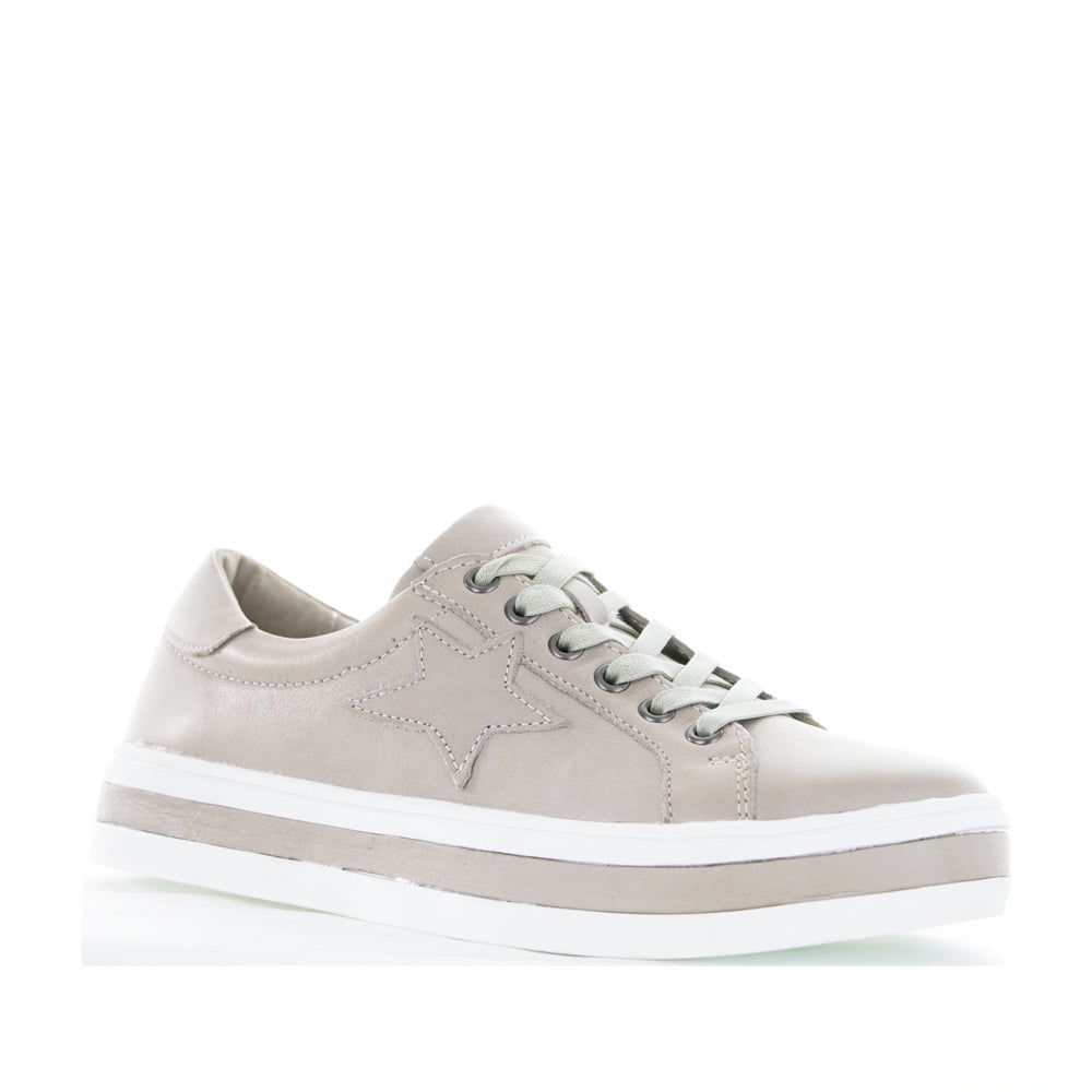 LE SANSA SAVIS SILVER GREY Women Sneakers - Zeke Collection NZ