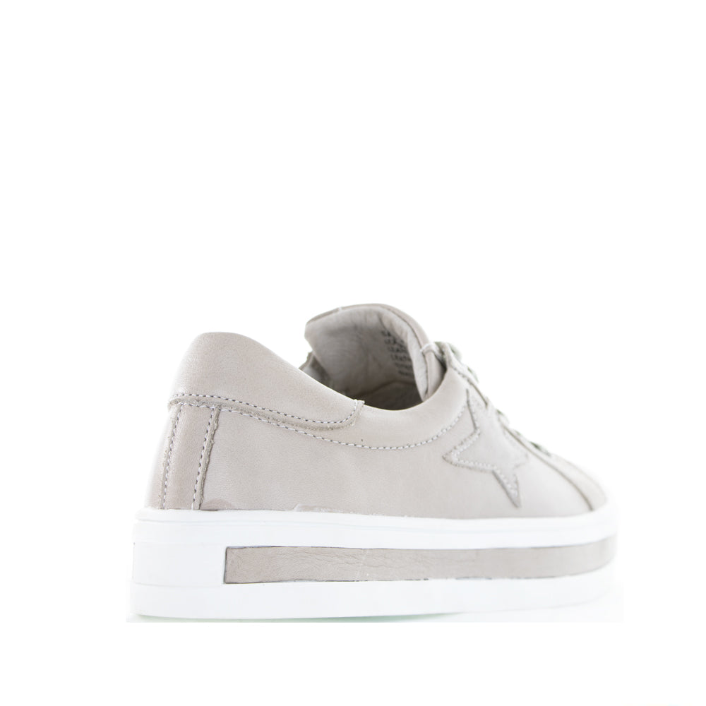 LE SANSA SAVIS SILVER GREY Women Sneakers - Zeke Collection NZ