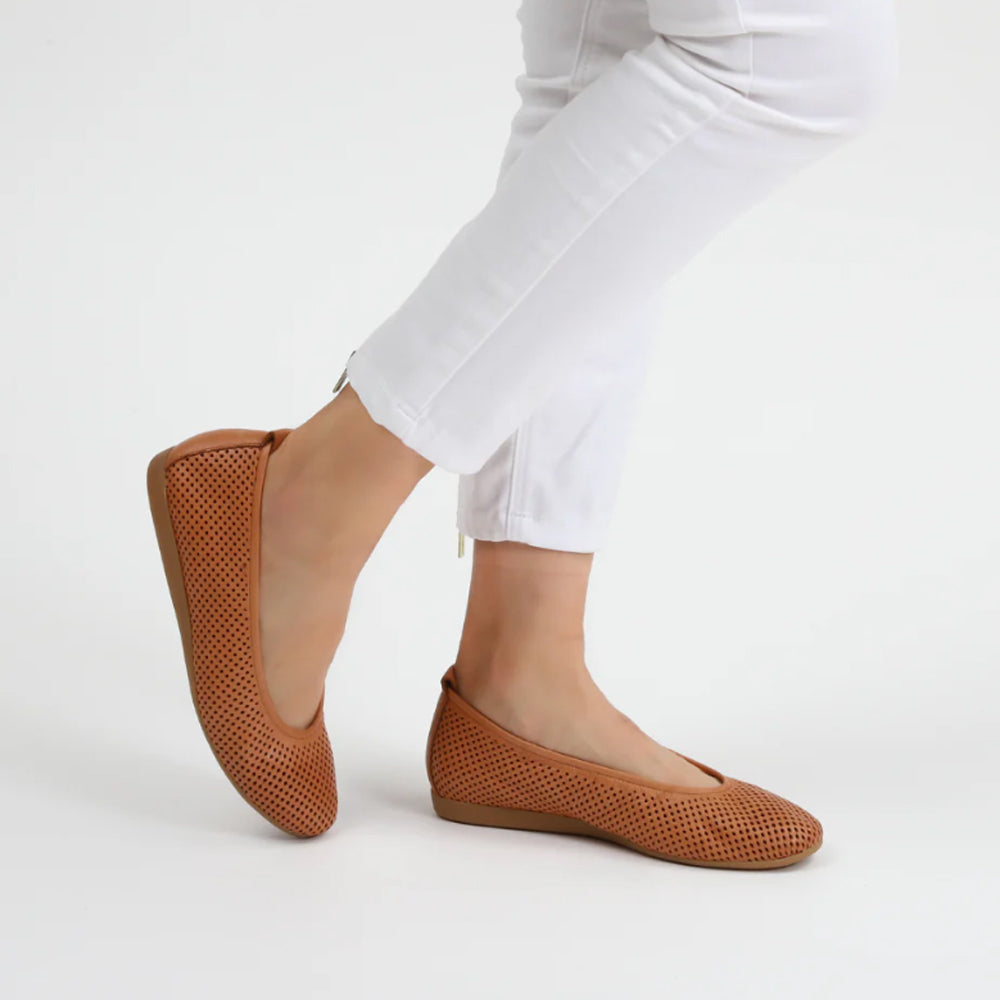 LE SANSA BENZI TAN Women Belle Flats - Zeke Collection NZ