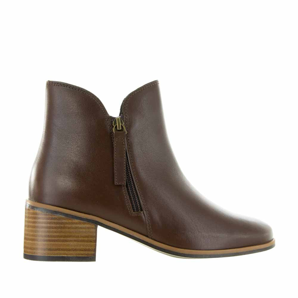 LESANSA OXLEY CHOCOLATE Women Boots - Zeke Collection NZ