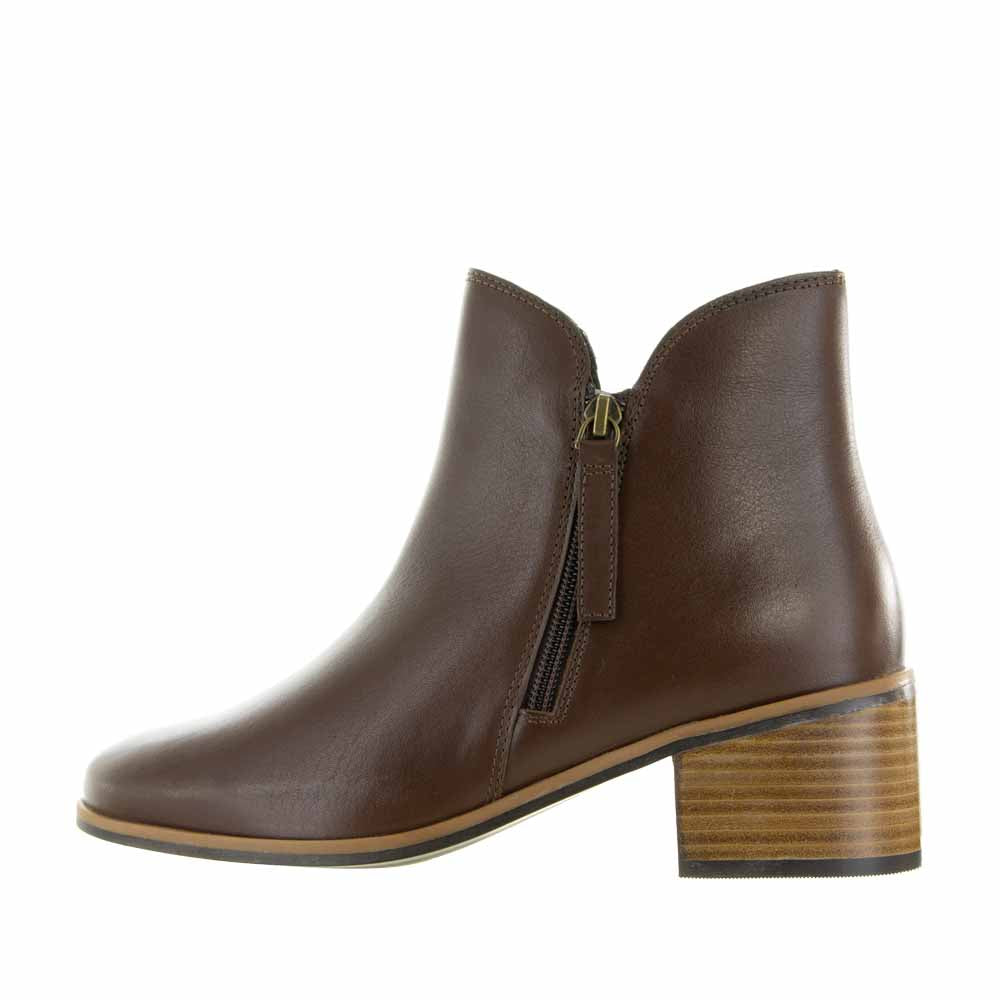 LESANSA OXLEY CHOCOLATE Women Boots - Zeke Collection NZ